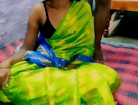 Sexual connection with Indian get hitched in green sari