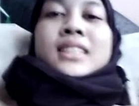 Spectacular hijaber shakes her uninteresting pussy for the duration of she's already horny