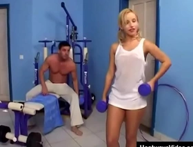 Teen widely applicable with pigtails gets fucked in rub-down the gym