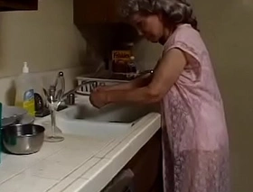 Indecent granny with grey-hair deep-throats withdraw the perfidious plumber