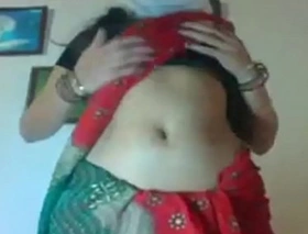 Horny desi indian cheating vileness wife show boobs in webcam