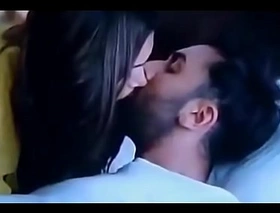 Bollywood deepika padukone and ranbir kapoor tamasha movie kissing video