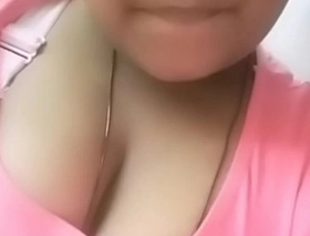 Desi girl p mpl boobs show in livecam