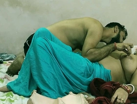 Become man evil-smelling her scrimp after a long time fucking his hot bhabhi!