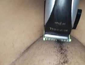 Shaving the Pussy for u !!! Want to fuck me convinces my husband please !