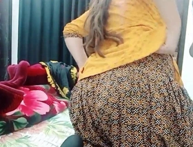 Pakistani Hijab Girl Stroking Around Clear Hindi Audio