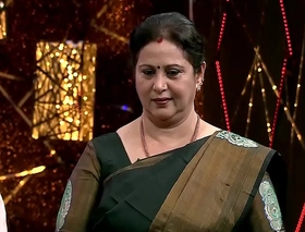 Hot and sexy advanced position geetha aunty side ordinance